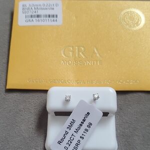 Moissanite Stud Earrings - Silver